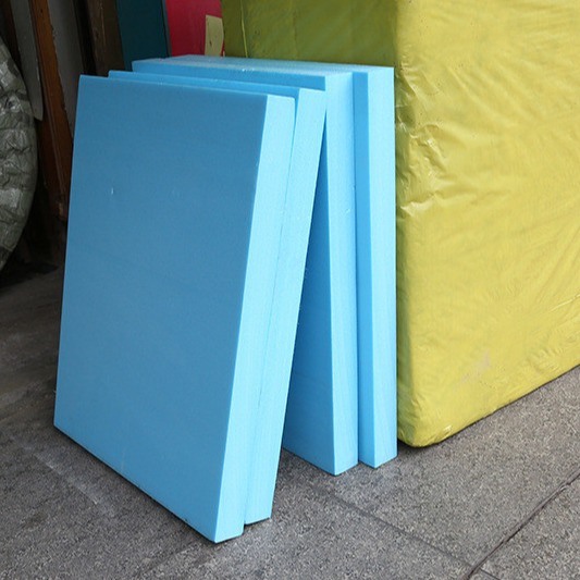 le toit de bloc de 600mm a expulsé les types rigides mousse d'isolation